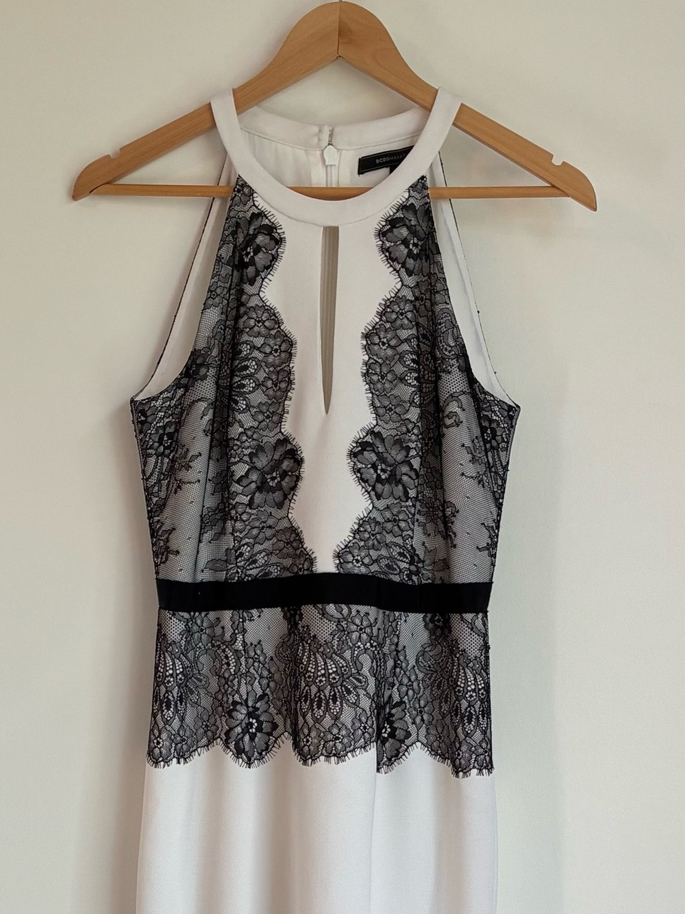 NWT BCBGMaxAzria Georgianna Lace Bicolour Halter Maxi Gown 4